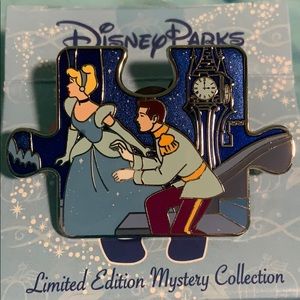 Disney puzzle pin